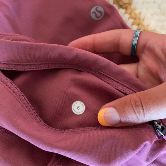 Lululemon speed up tight - Picture 3 of 4